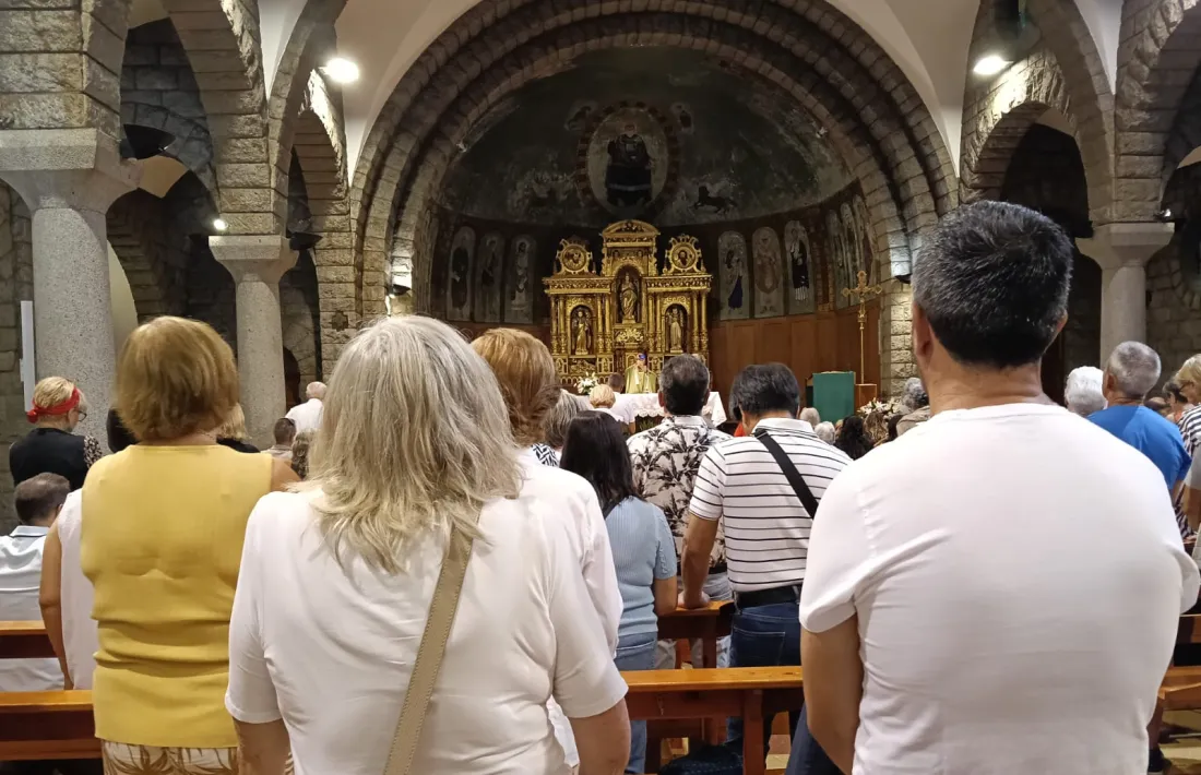 Moment de la darrera litúrgia de mossèn Elvira.