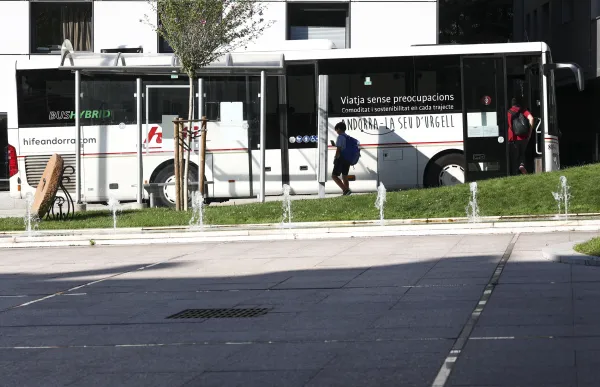 p. 06 Bus AND SEU - Facundo Santana