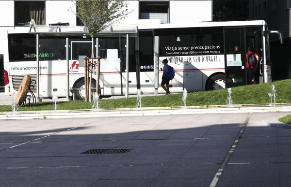 p. 06 Bus AND SEU - Facundo Santana