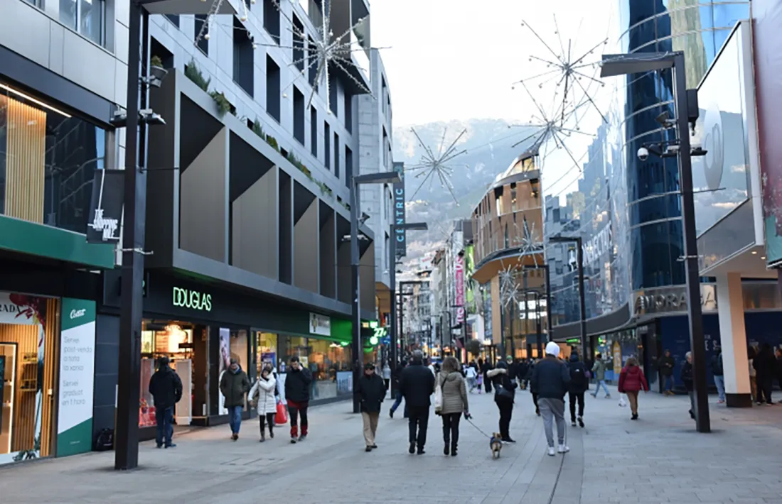 L'eix comercial de la capital.
