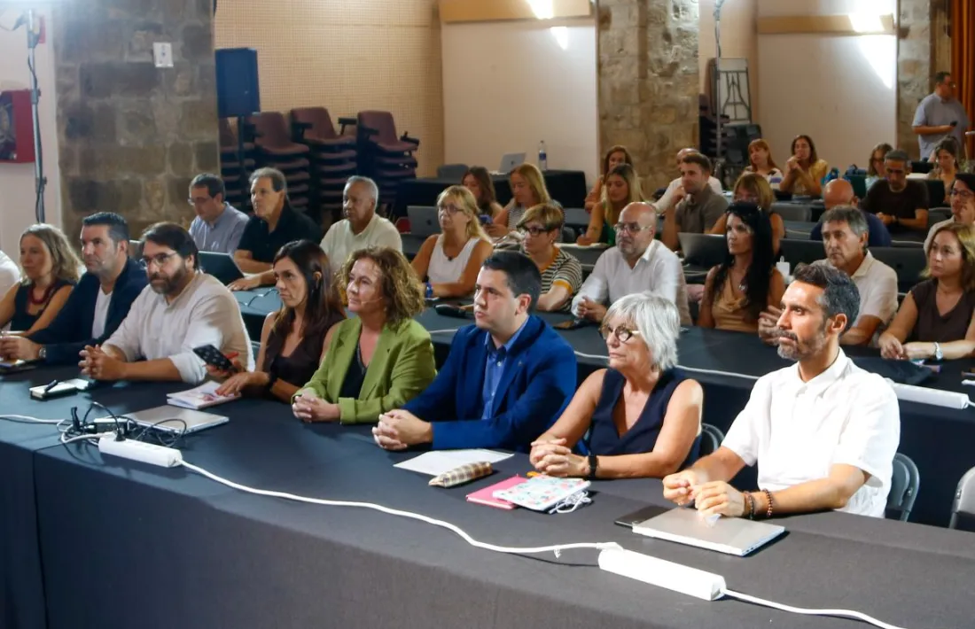Barrera i Pedret, seguint una de les intervencions en les jornades, celebrades a Sant Domènec. 