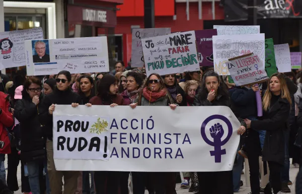 mani accio feminista