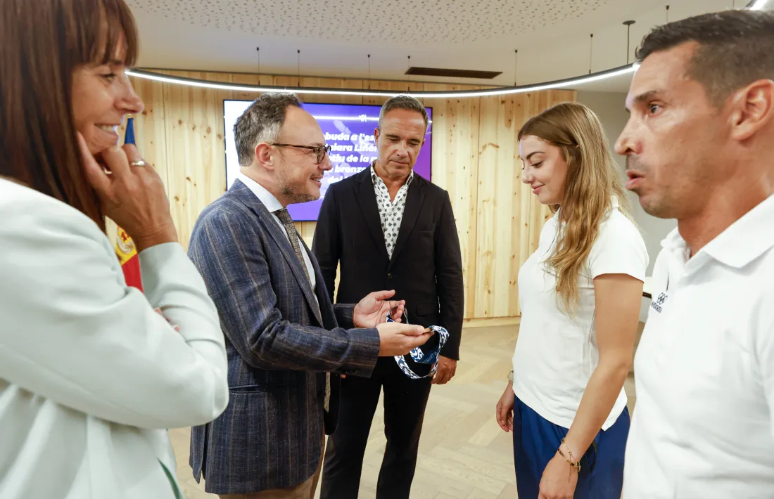 Rebuda oficial a Naiara Liñán.
