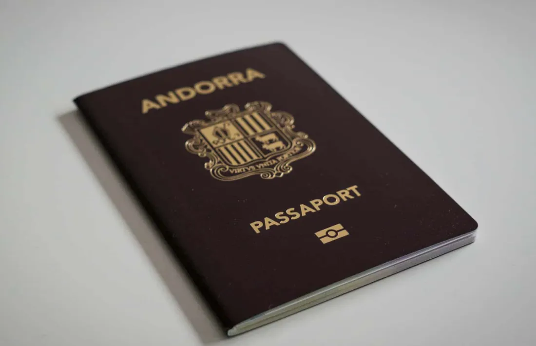Un passaport andorrà.