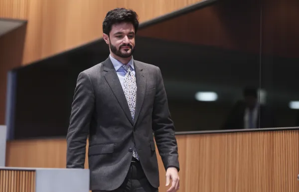 p. 04 Cerni Escalé - Facundo Santana