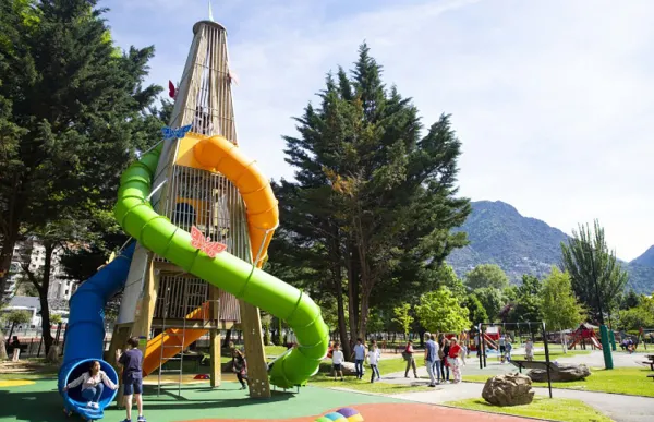 p. 8 foto central parc