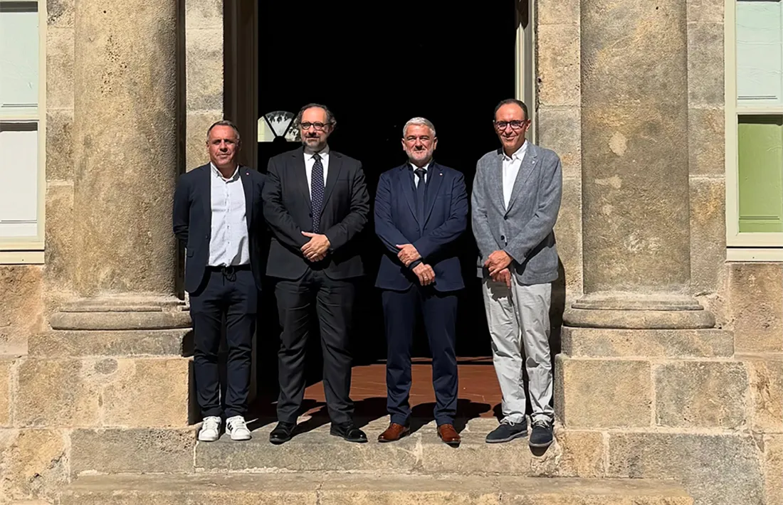 El rector de la Universitat d’Andorra, Juli Minoves i el president de l’UPVD, Yvan Auguetal, al costat dels vicerectors Laurent Cavaignac i Josep Fortó.