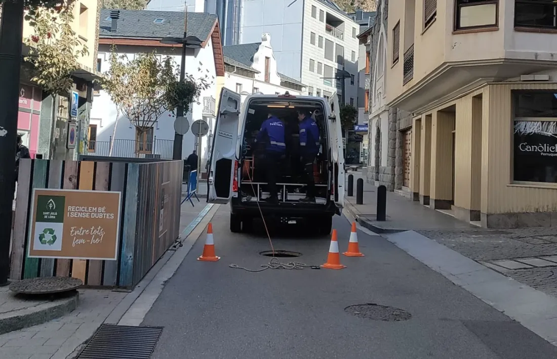 Ahir es van revisar els tubs de l'avinguda Verge de Canòlich.