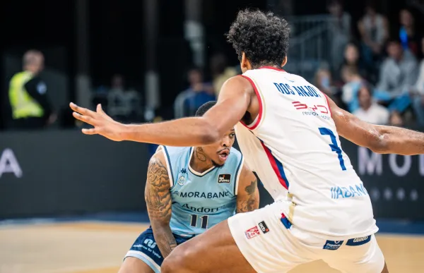 p. 29 james akinjo vs obradoiro foto acb photo dani catalan