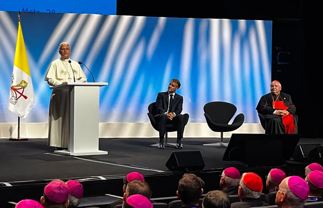 La conferència del papa Lleó XIV al Centre de Congressos de Metz.
