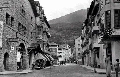 585-Av-Carlemany