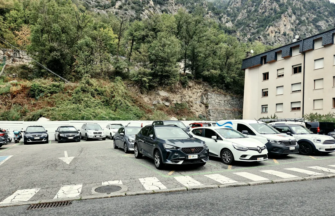 L'aparcament està ben ple des que no et trobes un paperet al parabrises...