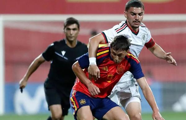 p. 29 hugo lopez espanya sub-20 foto rfef