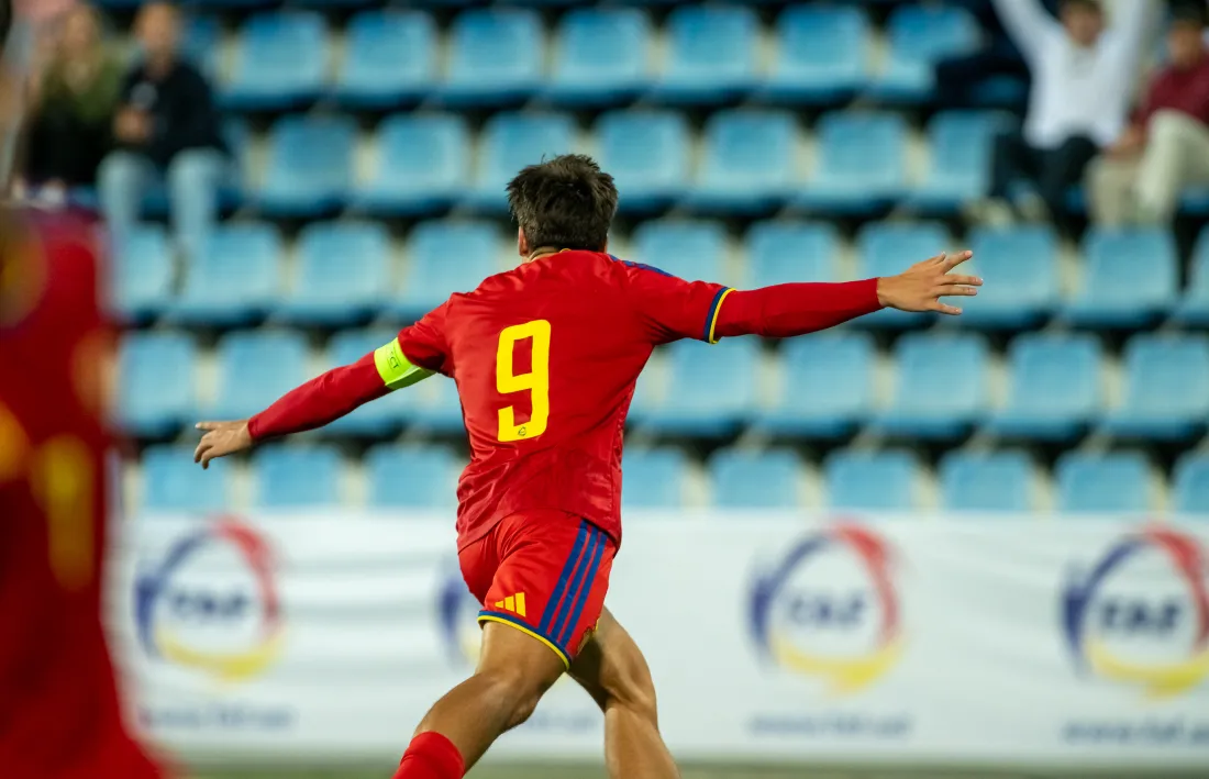 Gerard Solà, fill de Xavi Solà, va marcar l’1 a 1 contra Eslovàquia.