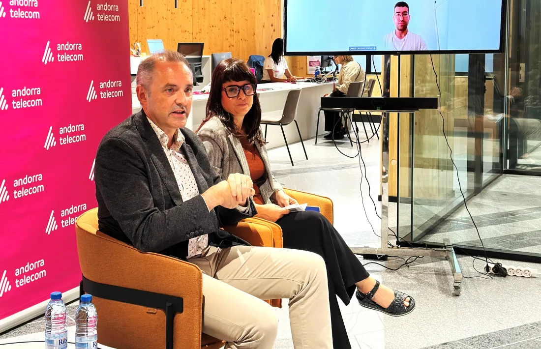 El director d'Andorra Telecom, Jordi Nadal, i la directora de l'Ar+I, Marta Domènech.