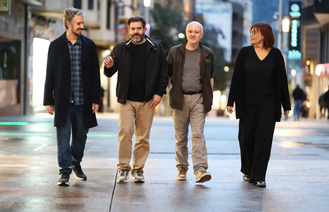 Nil Forcada, David Gálvez, Alan Ward i Eva Arasa, quatre dels autors de 'Vampirs', van presentar ahir l'antologia a Escaldes.