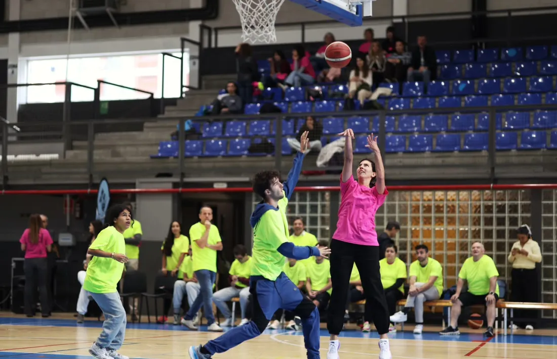 Un moment del partit, aquest matí al pavelló Joan Alay.