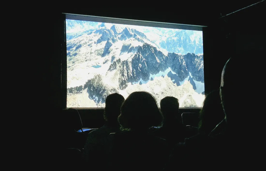Un moment de la projecció del documental 'Allò que canvia sota els nostres peus, canvia la muntanya'.