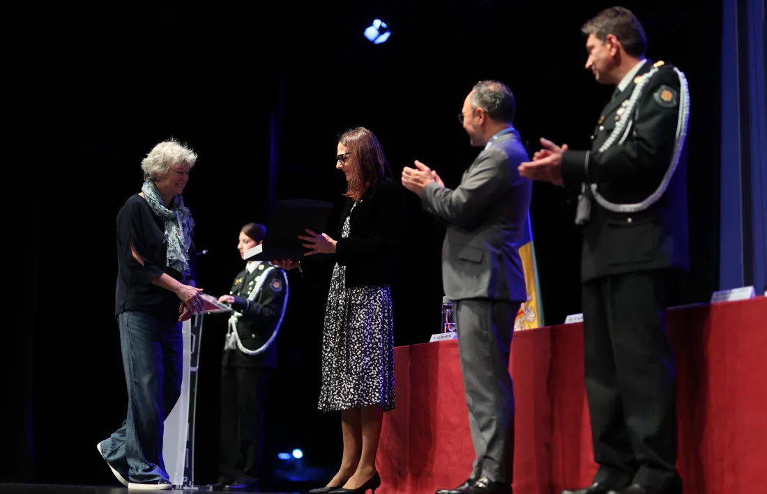 Un moment de l'homenatge a quatre dels treballadors de la pressó.