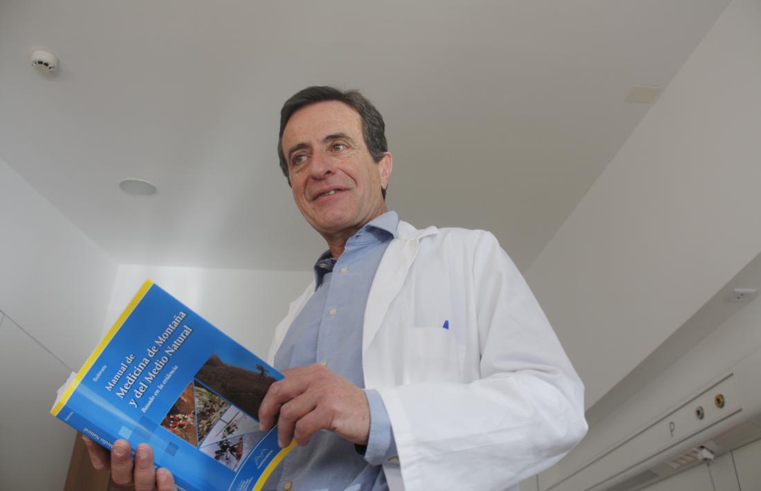 El doctor Enric Subirats edita el primer ‘Manual de medicina de muntanya’