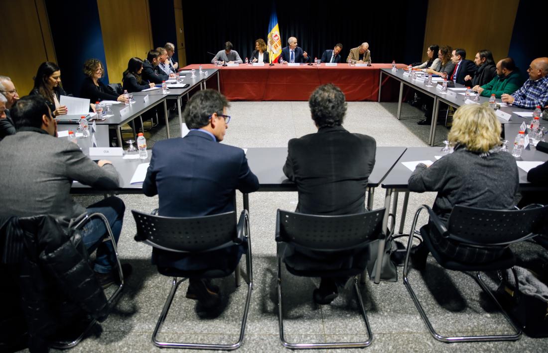 Martí diu als agents que la UE vol una solució específica al tabac