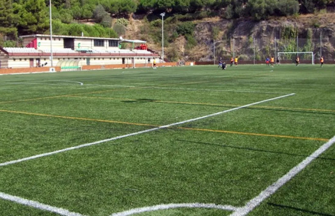 A camp neutral i a porta tancada