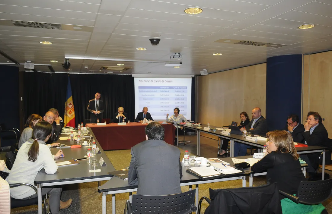 Els comuns i el Govern tanquen l’acord per a les competències