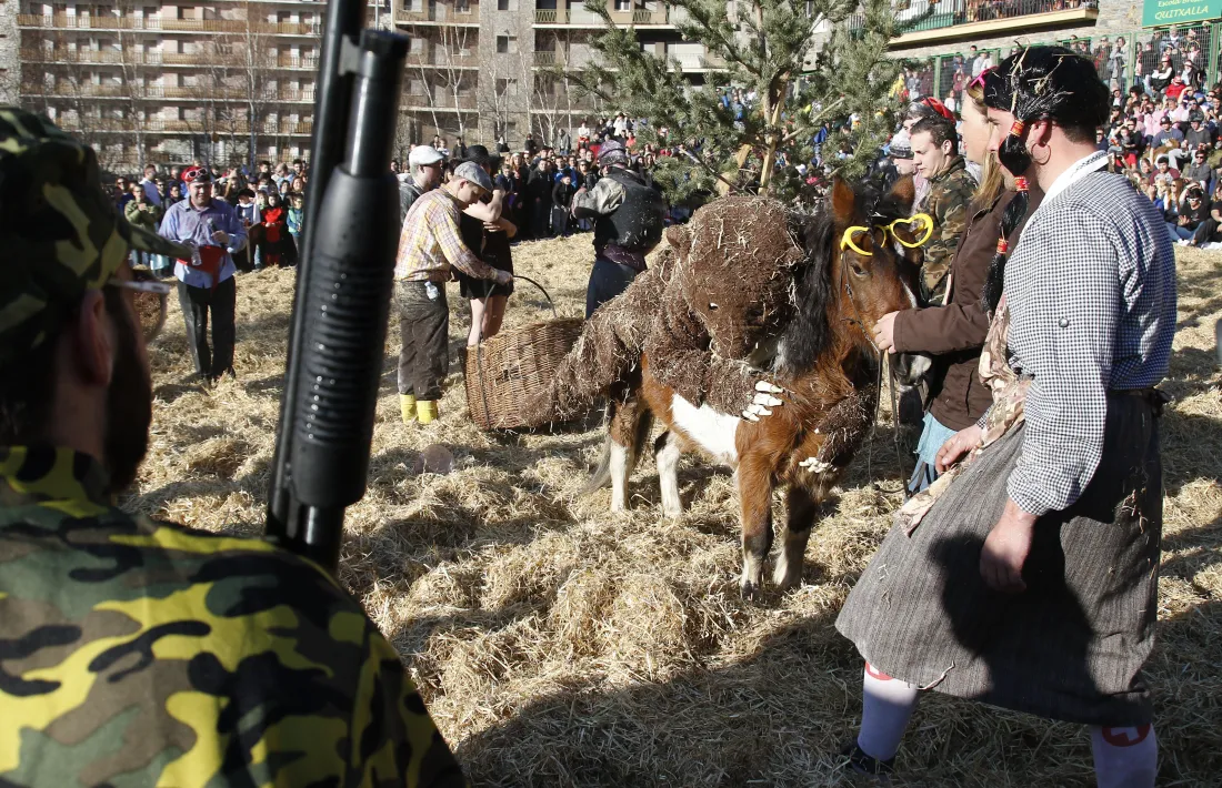 El 'Ball de l'Ossa' omple Prat de l'Areny