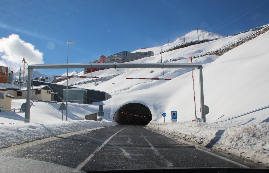  Torres es compromet a avaluar que el túnel d&#039;Envalira sigui gratuït quan el port està tancat