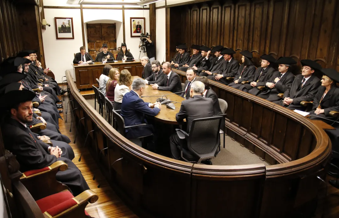 Cautela dels grups sobre la demanda de la declaració de Cierco i Bartumeu