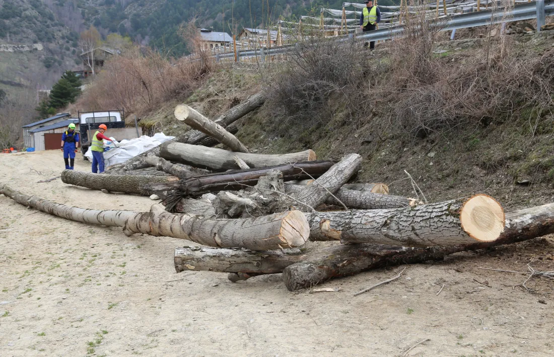  Actuacions de neteja a rius de Sant Julià afectats per torrentades i esllavissades