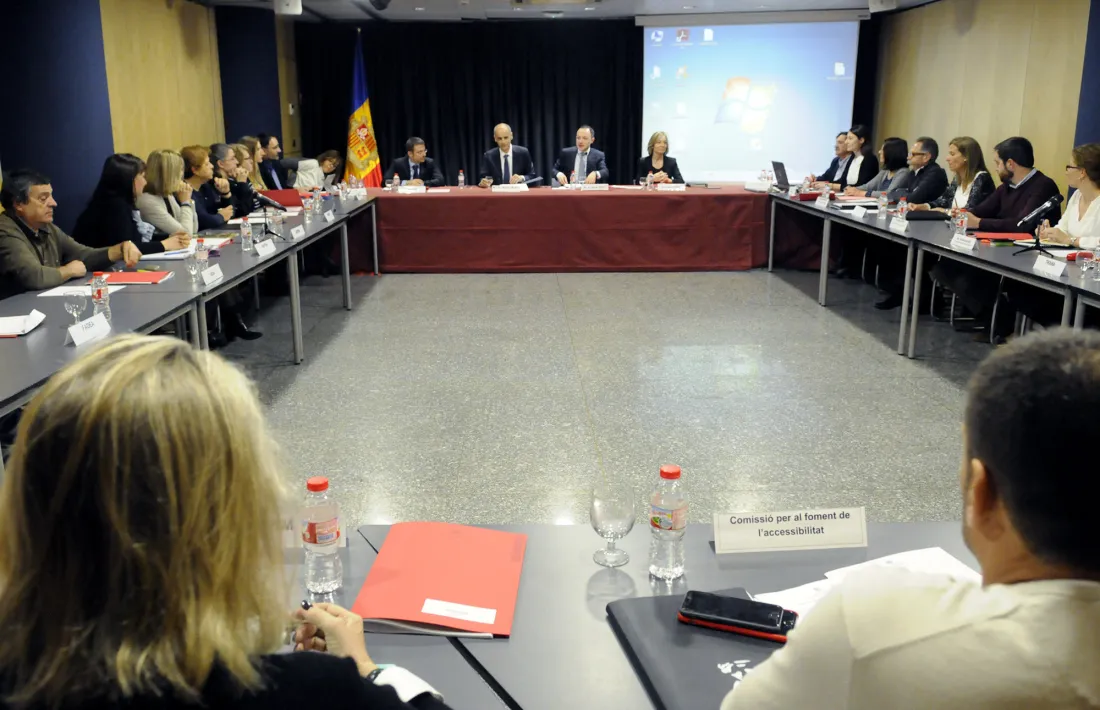 Compromís del Govern per eliminar el contracte de baix rendiment