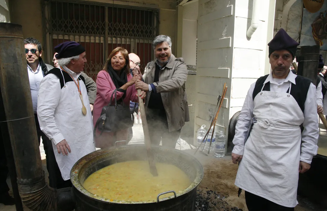 Andorra la Vella i Vall celebren els 50 anys d'agermanament amb una escudella popular