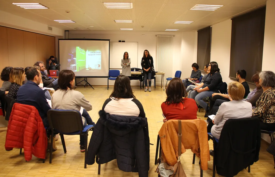 Una vintena d'associacions aprenen tècniques per motivar els seus membres i captar-ne de nous