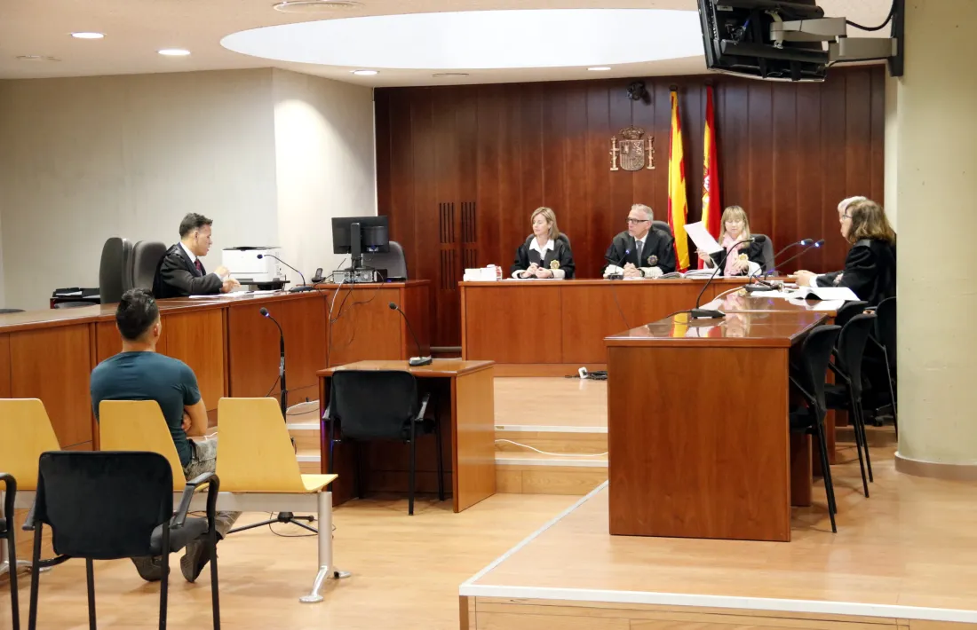 El fiscal apuja a vuit anys la petició per a l’acusat d’abusar d’una nena