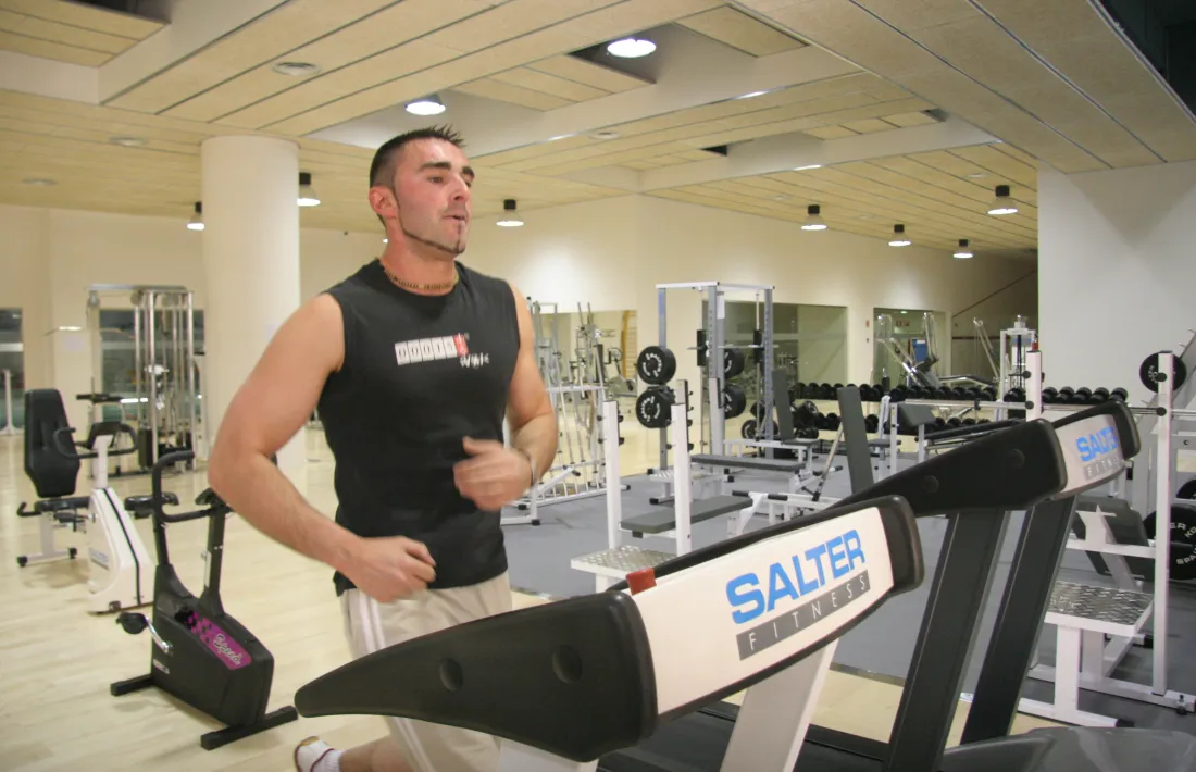 Portes obertes al gimnàs del Centre Esportiu de Sant Julià per celebrar el Dia Mundial de l'Activitat Física
