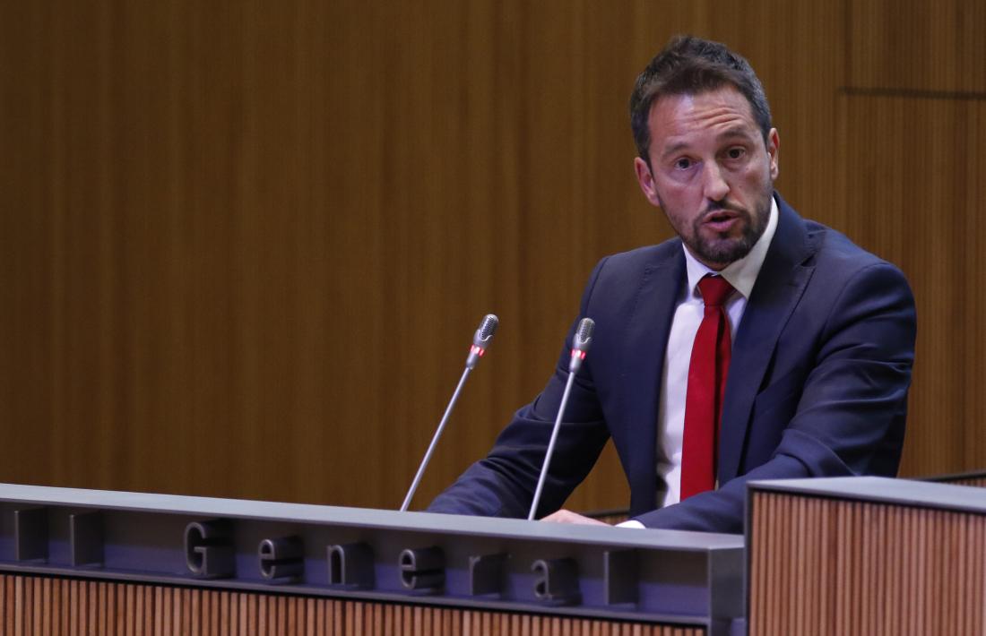 López pregunta pel retard en la regulació del tercer pagador