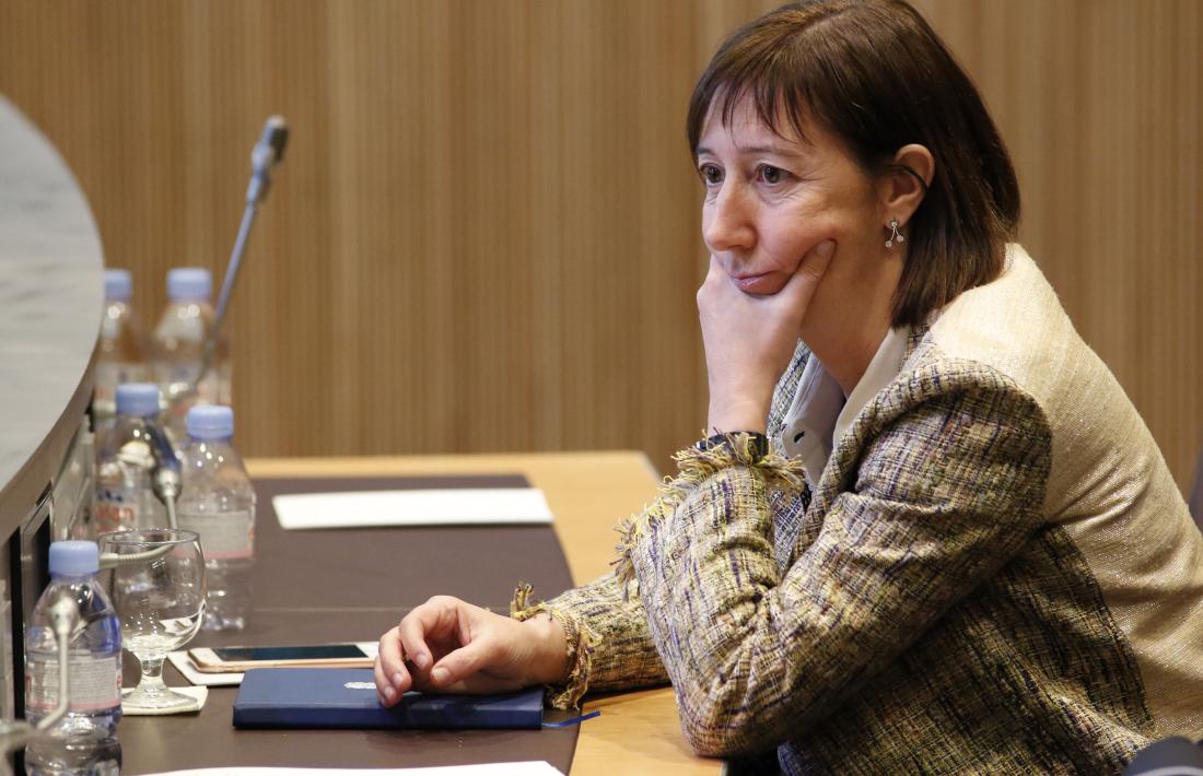 Els funcionaris es classificaran en grups de cossos i nivells