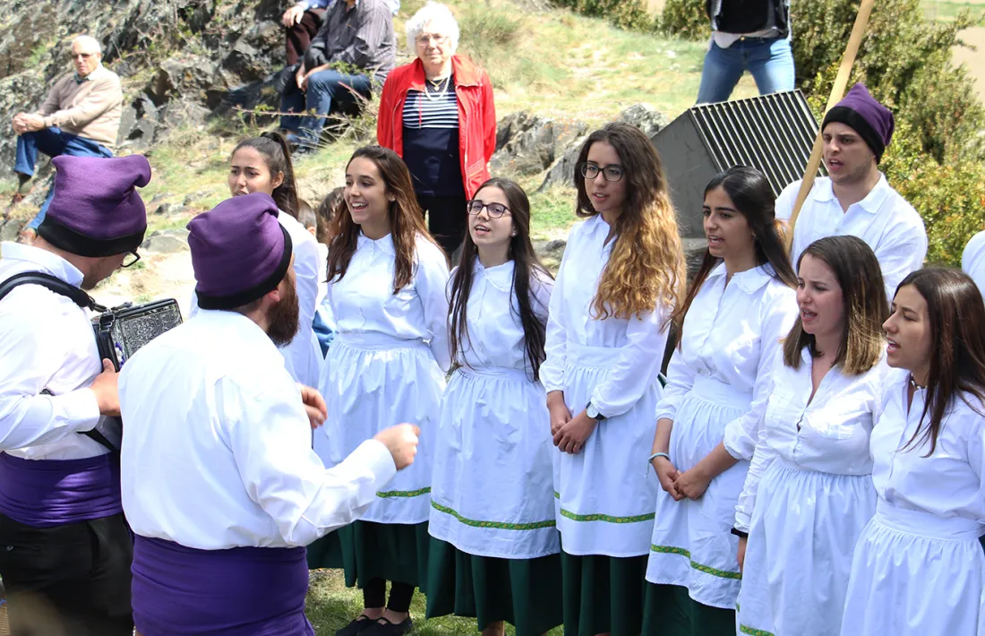 Un centenar de persones participen en l'Aplec de Sant Romà de les Bons