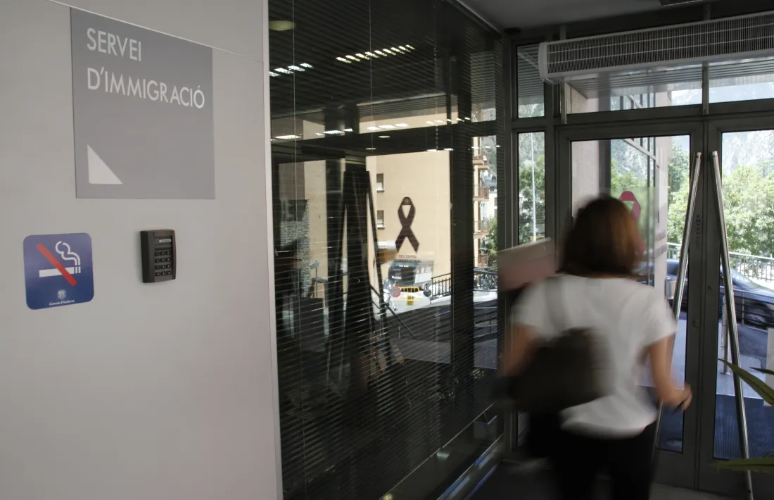 S’aprova una quota general de 791 autoritzacions de residència i treball