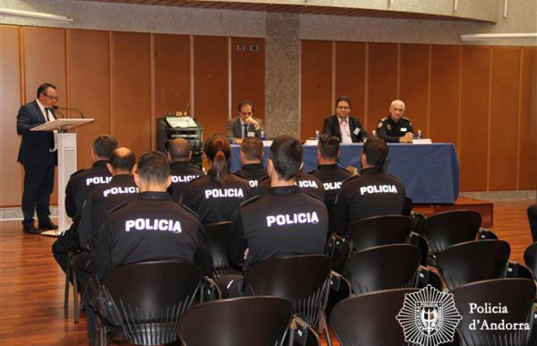 Onze agents de policia finalitzen el curs sobre protecció de personalitats Onze agents de policia finalitzen el curs sobre protecció de personalitats
