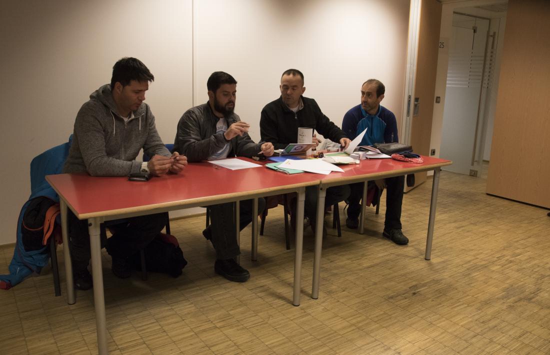 Els monitors denuncien les nòmines de tota la temporada