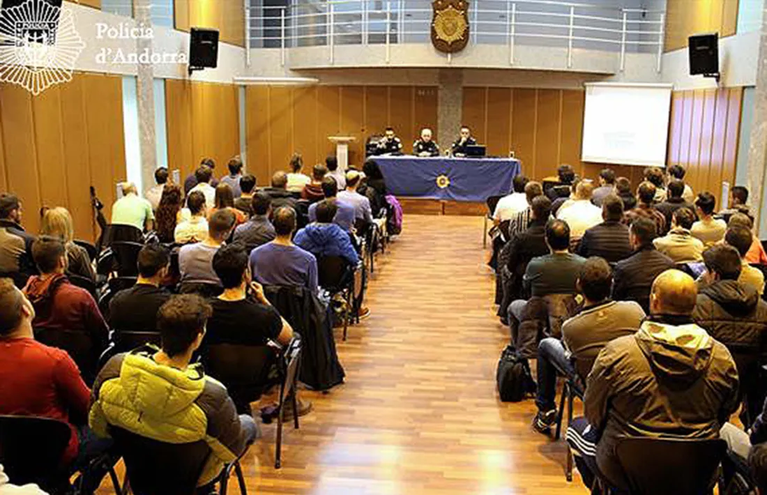 Un total de 79 persones es presenten per cobrir 31 places d’agent de policia  