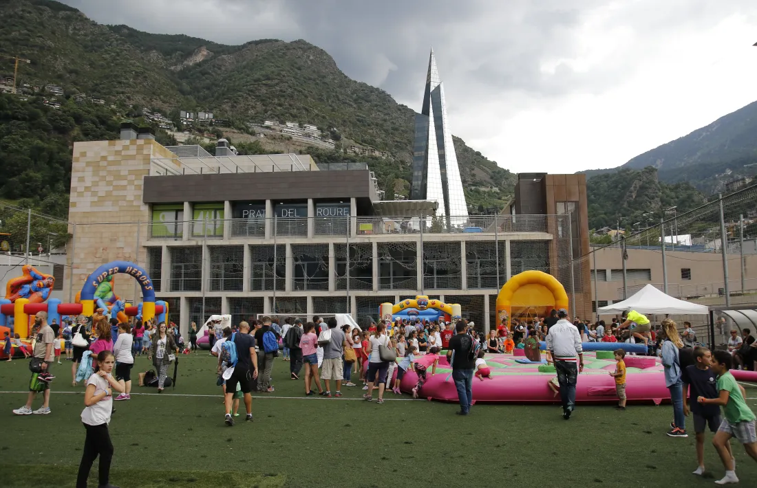 El Prat del Roure reuneix més de 250 nens per celebrar la fi del curs de les escoles esportives d'Escaldes-Engordany