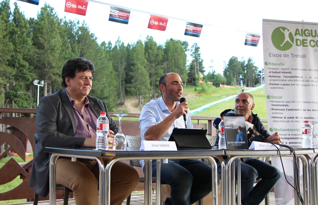 El llibre solidari 'No tot és córrer' ajudarà Assandca i Aigua de Coco