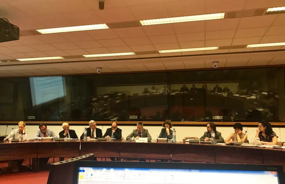 La proposta sobre el tabac inclou 3 clàusules de reexamen als 20 anys