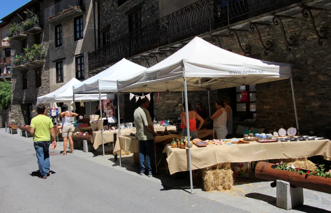 El Summer Village inunda els carrers del nucli antic d’Ordino 
