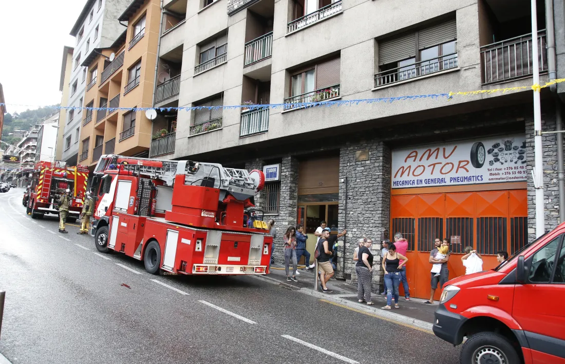 Cinc evacuacions dels bombers per ferits fent senderisme i curses