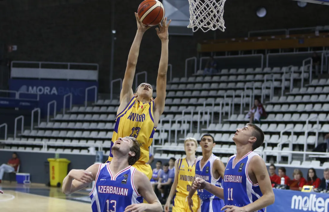 La selecció U16 assoleix la  classificació per a les semifinals