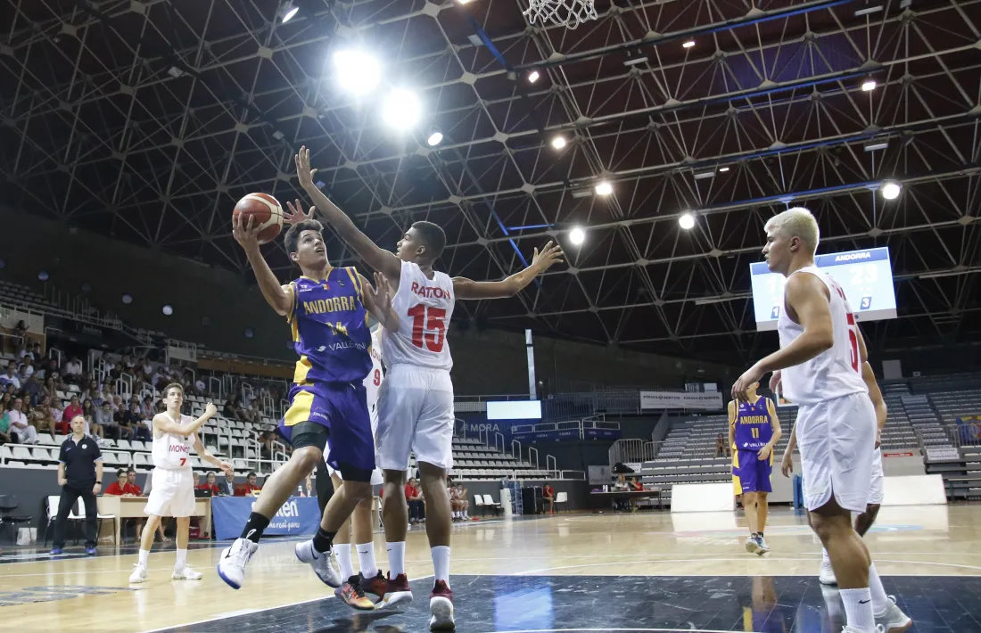  La U16 acaba primera de grup  i jugarà contra Gibraltar a semis 